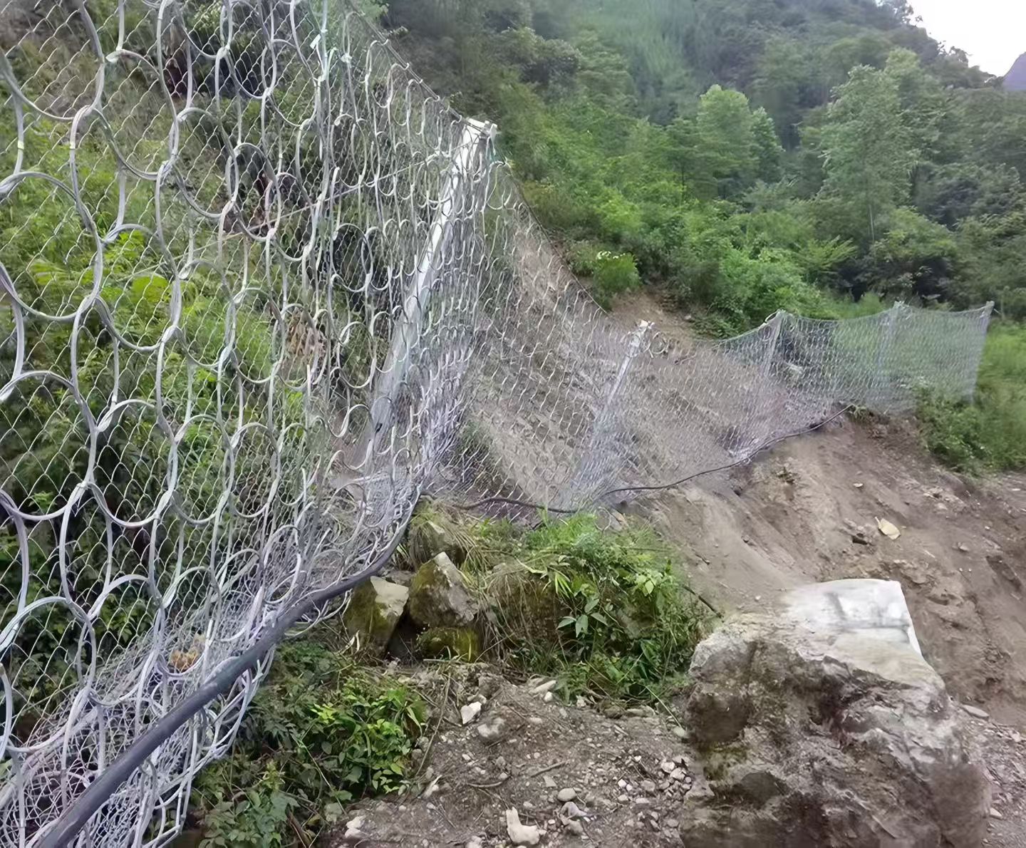 阿坝藏族羌族自治州防护网